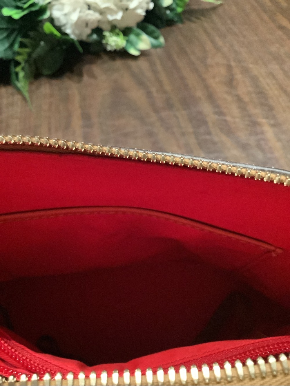 Dooney & Bourke Pink Crossbody with Tan Leather Trim & Gold Hardware never used - Picture 3 of 3